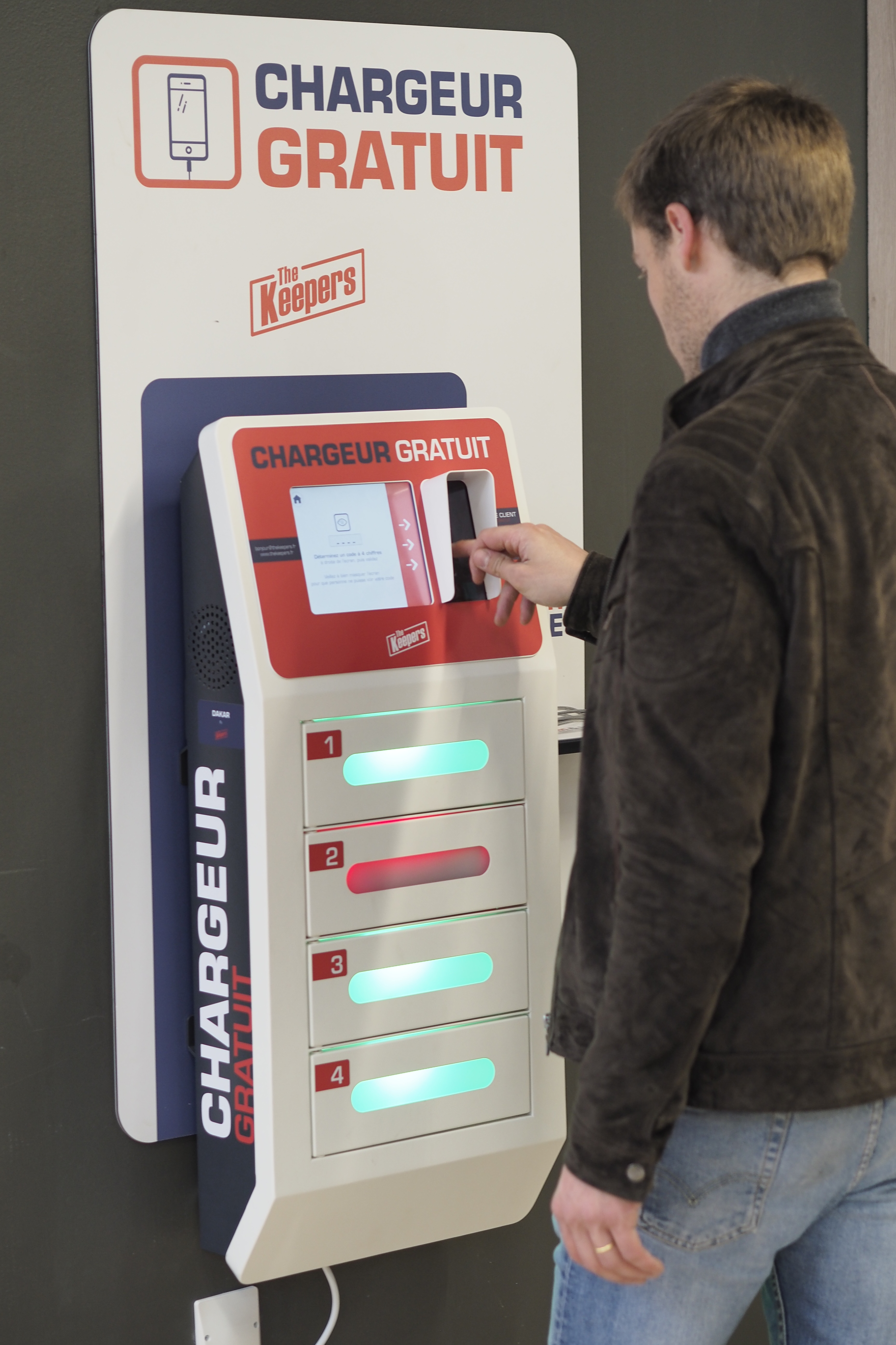 Secure and autonomous phone charging locker terminals for students Secure and autonomous phone charging locker terminals for students