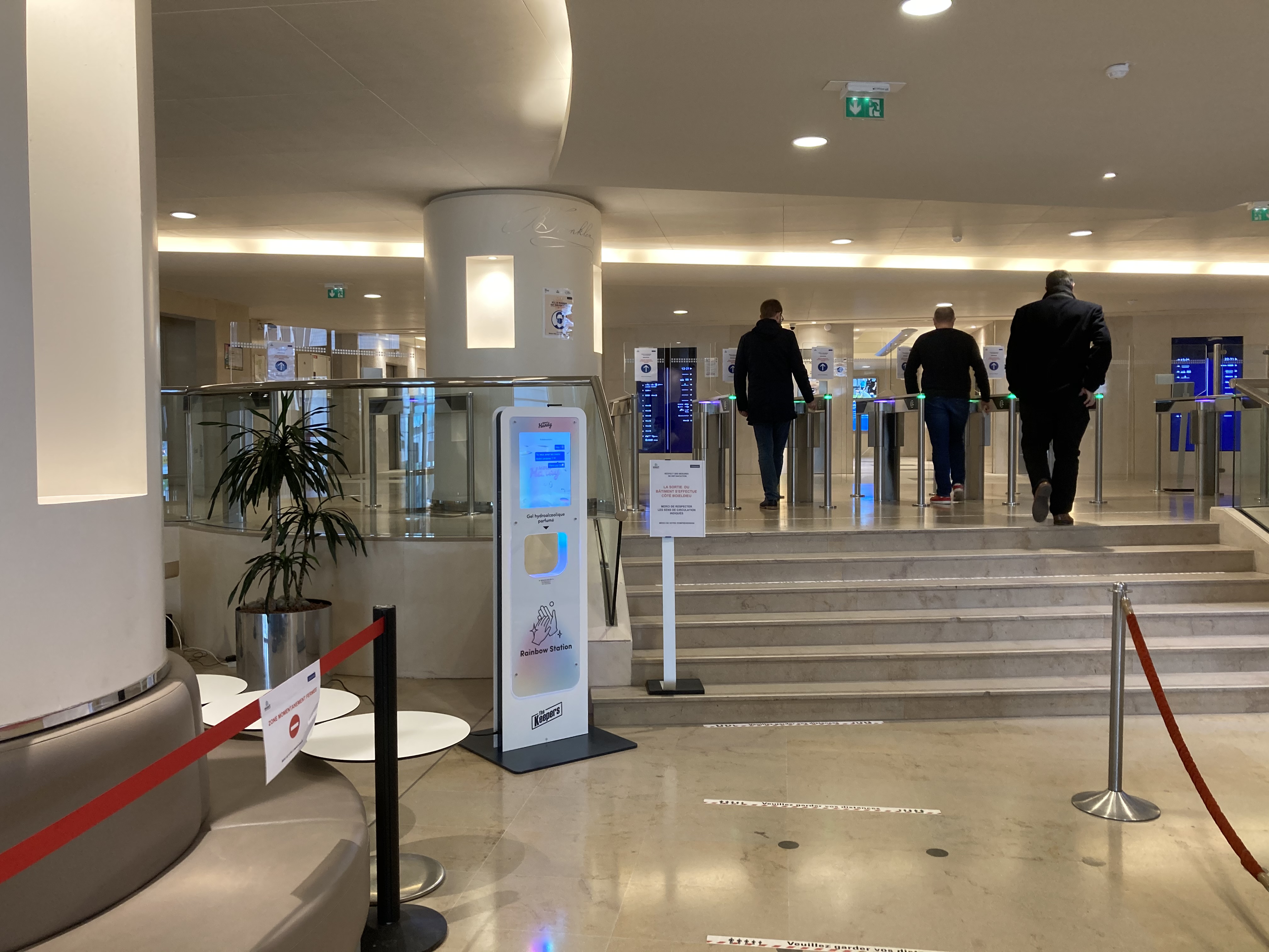 Terminale di ricarica sicuro per telefono 4 Temps - CNIT